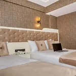 Hotel The Lea &