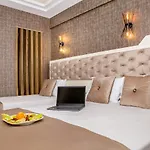 Hotel The Lea & *
