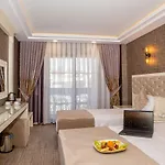 Hotel The Lea &