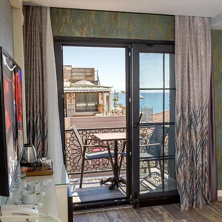 Szálloda The Lea & *