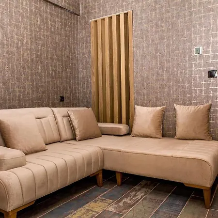 Szálloda The Lea & *